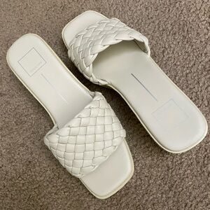 Dolce Vita Ivory V-Goldy Block Sandals Size 9